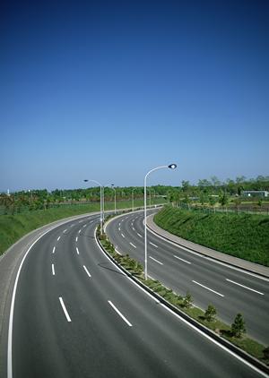 圧倒的な速さと価格で勝負する車検